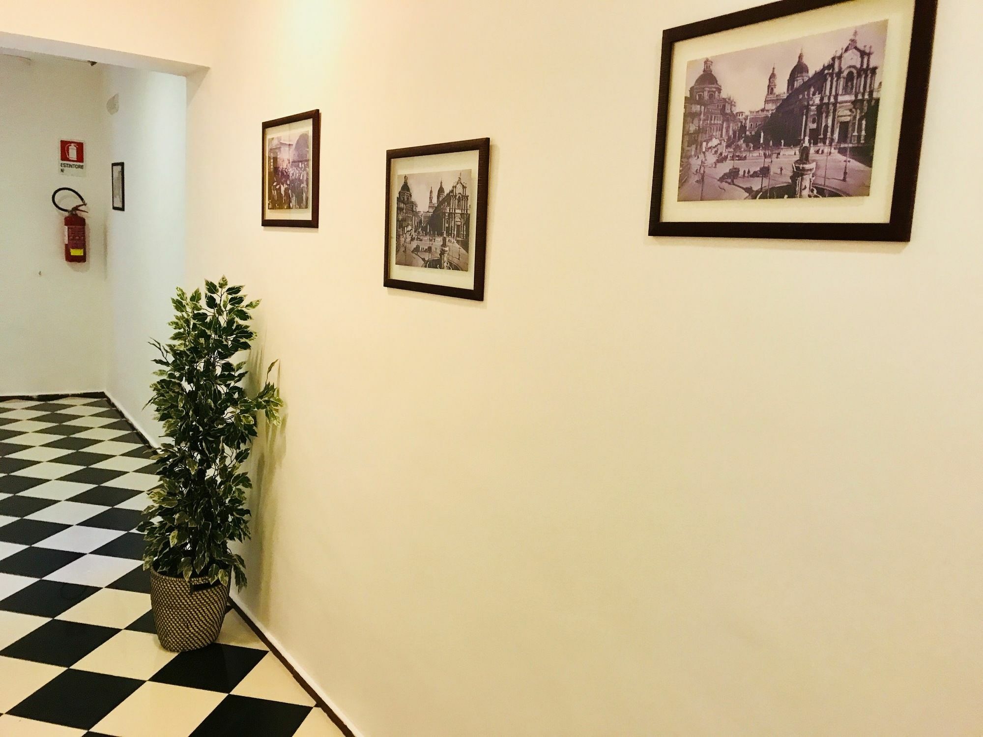 Santuzza Art Hotel CTA Exterior foto